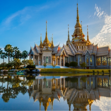 Ttuk-tuk ride Wat Pho in Bangkok