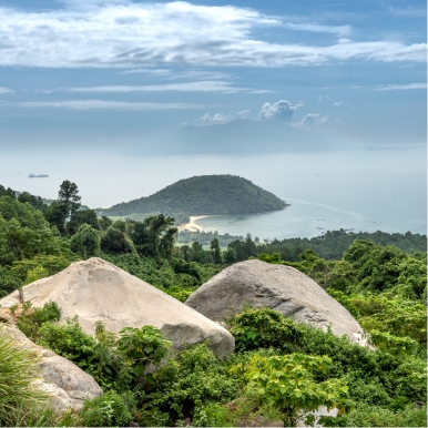 Scenic Hai Van Pass Drive